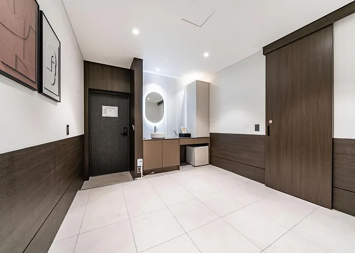 Waba Classic Gwanganri Hotel 2*