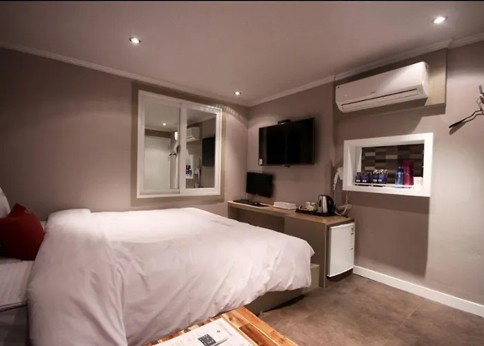 Waba Classic Gwanganri Hotel 2*