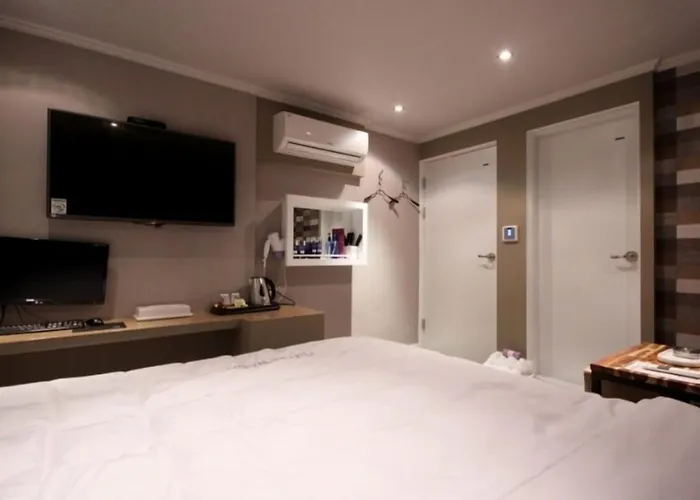 Waba Classic Gwanganri Hotel 2*